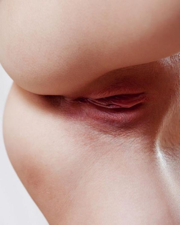 21092400890 MODEL STUDY 8X10 PRINT