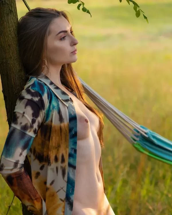 28112500005738 MODEL STUDY 8X10 PRINT