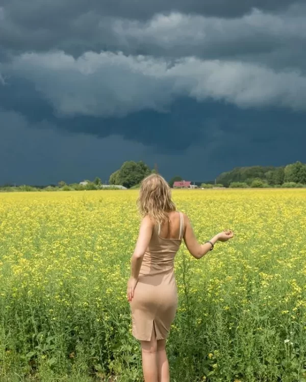 28112500016101 MODEL STUDY 8X10 PRINT