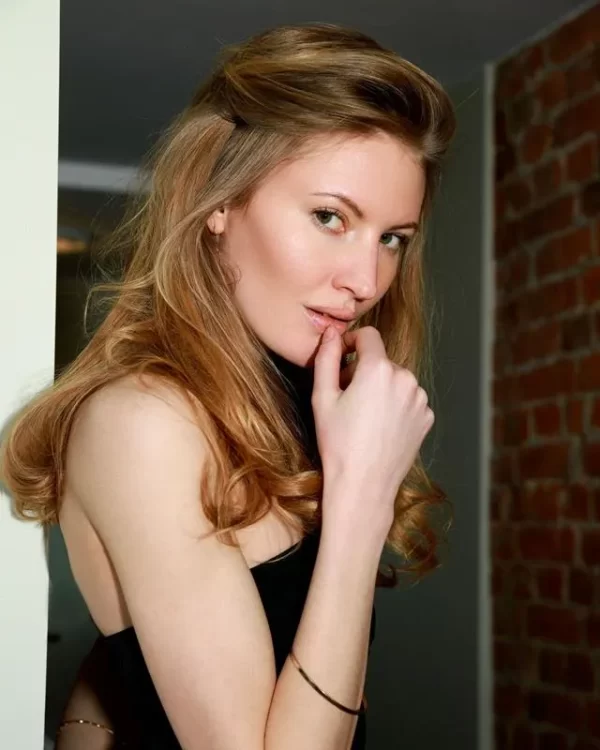 28112500025928 MODEL STUDY 8X10 PRINT