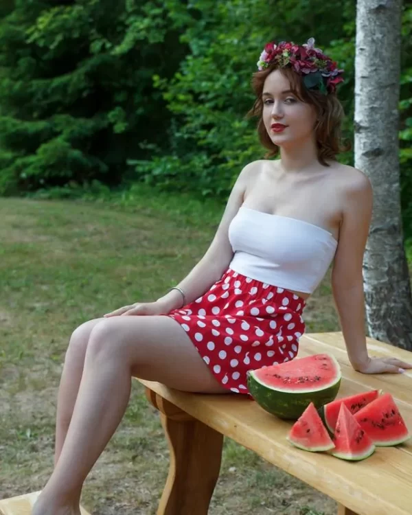 28112500066129 MODEL STUDY 8X10 PRINT